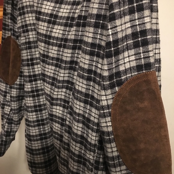 Men’s Flannel Shirt w/ Brown Suede Elbow Pads - Picture 3 of 4